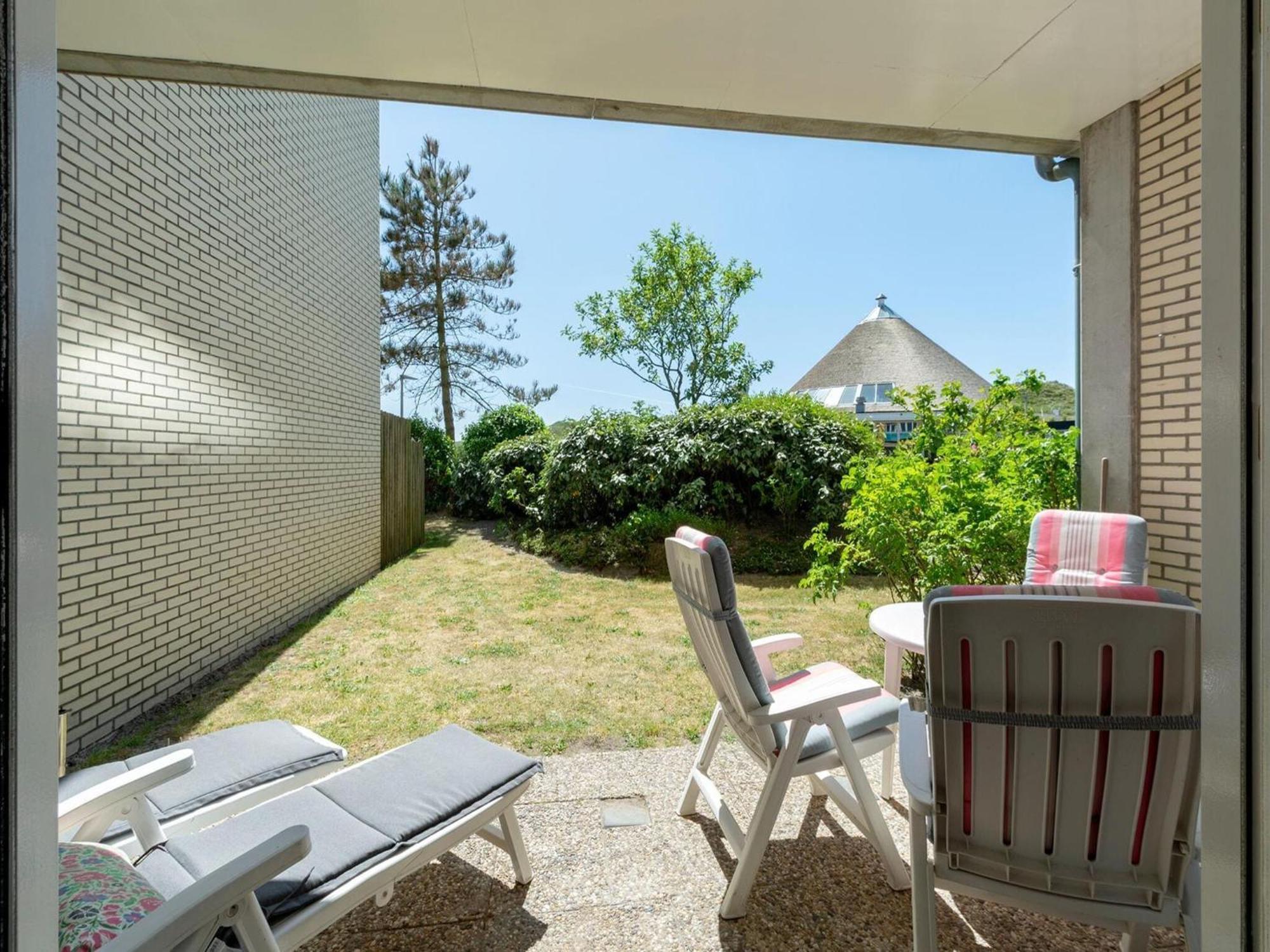 An Apartment That Is Attractively Furnished Julianadorp Exterior foto