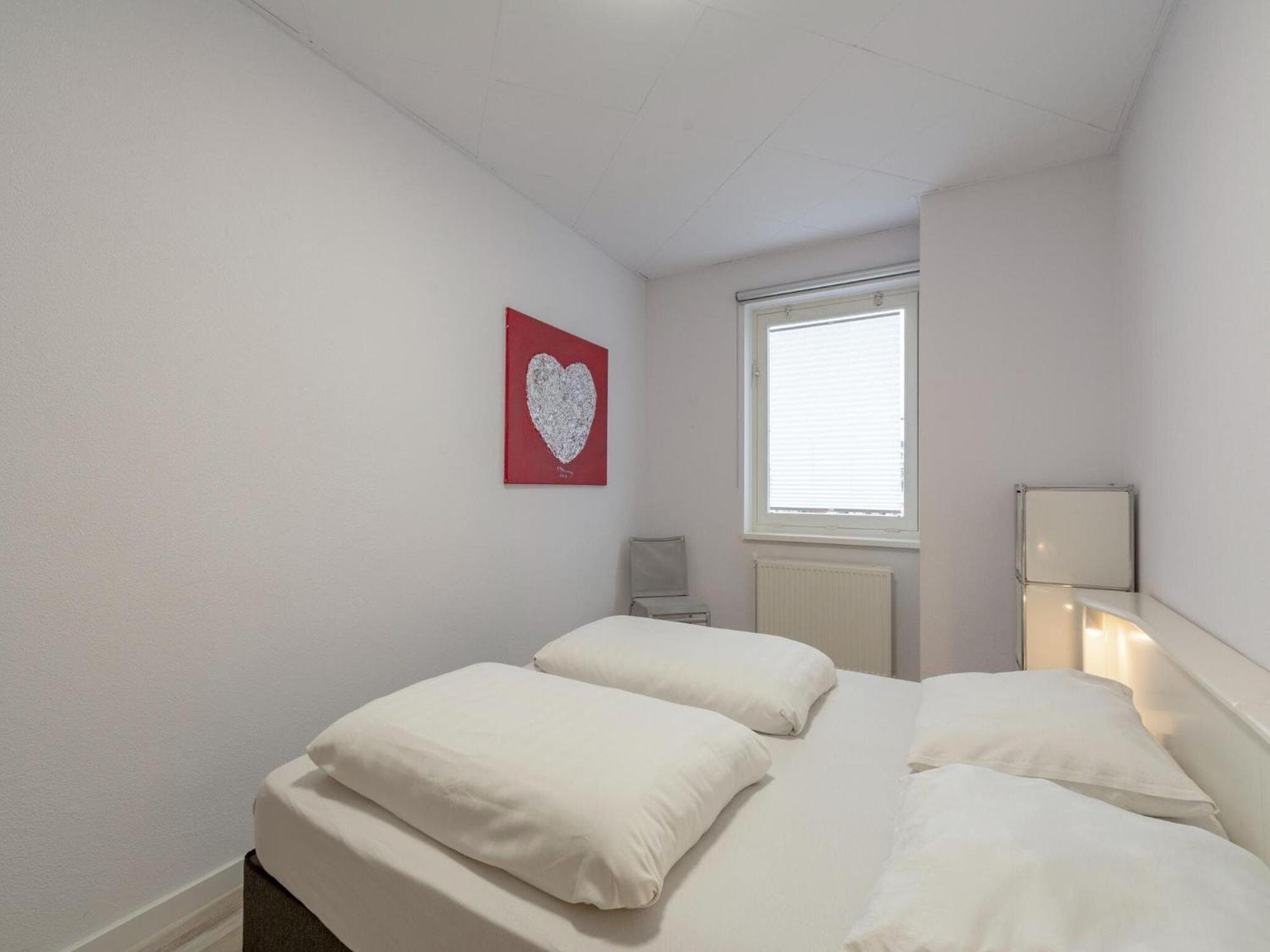 An Apartment That Is Attractively Furnished Julianadorp Exterior foto