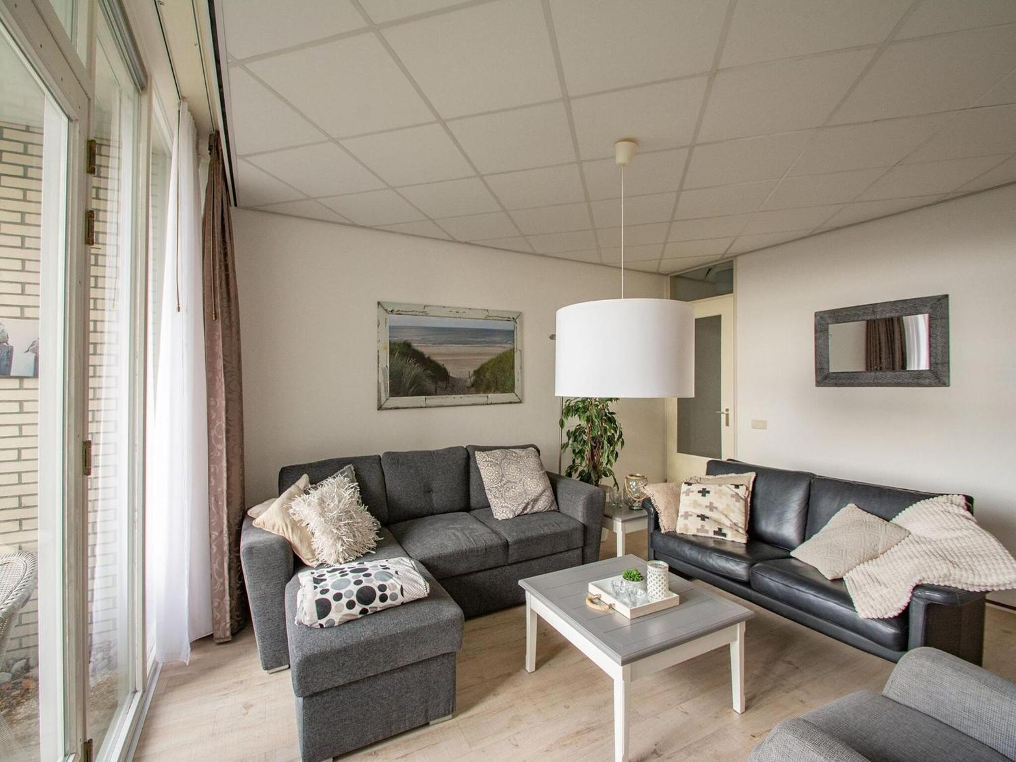 An Apartment That Is Attractively Furnished Julianadorp Exterior foto