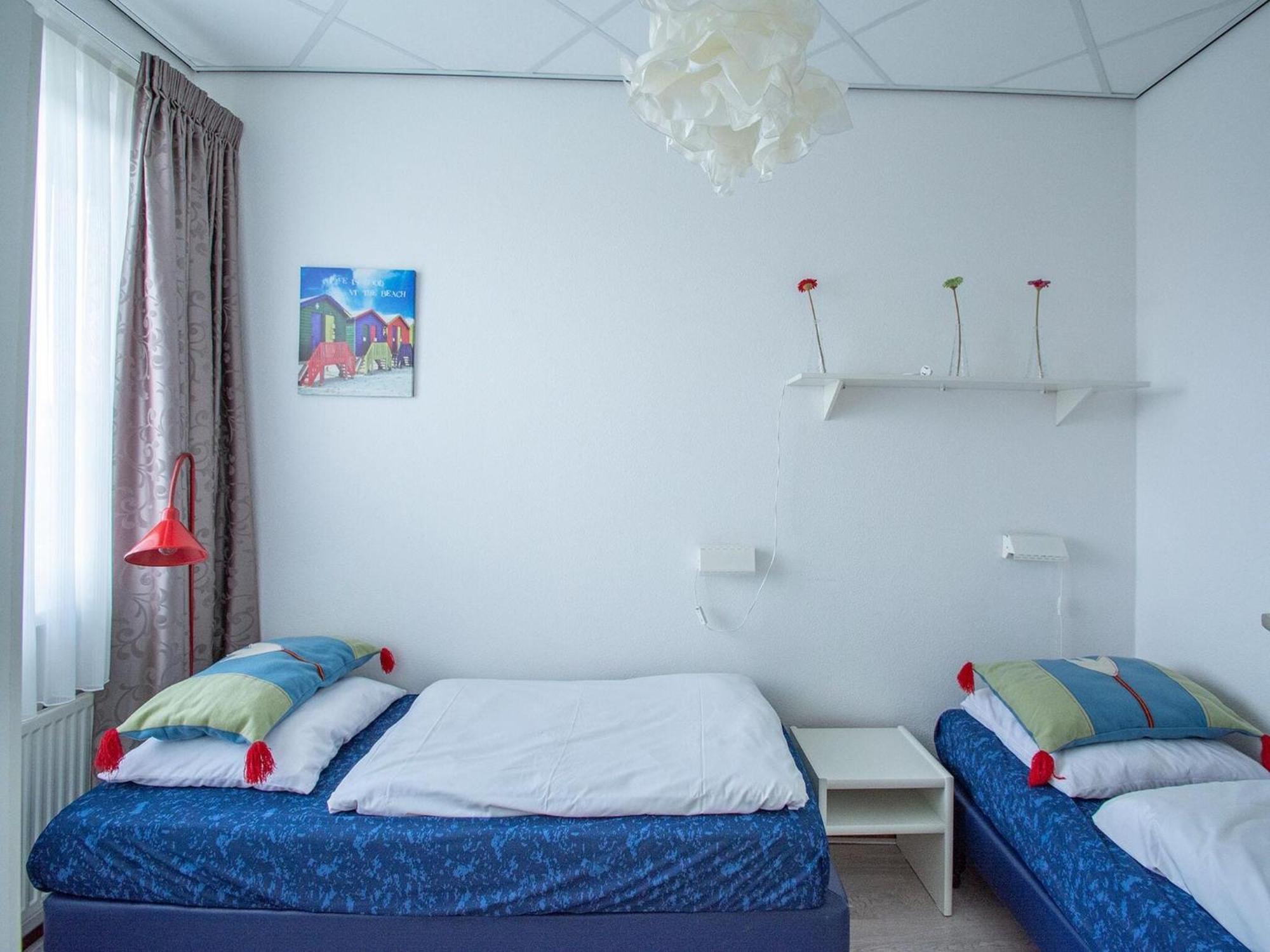 An Apartment That Is Attractively Furnished Julianadorp Exterior foto